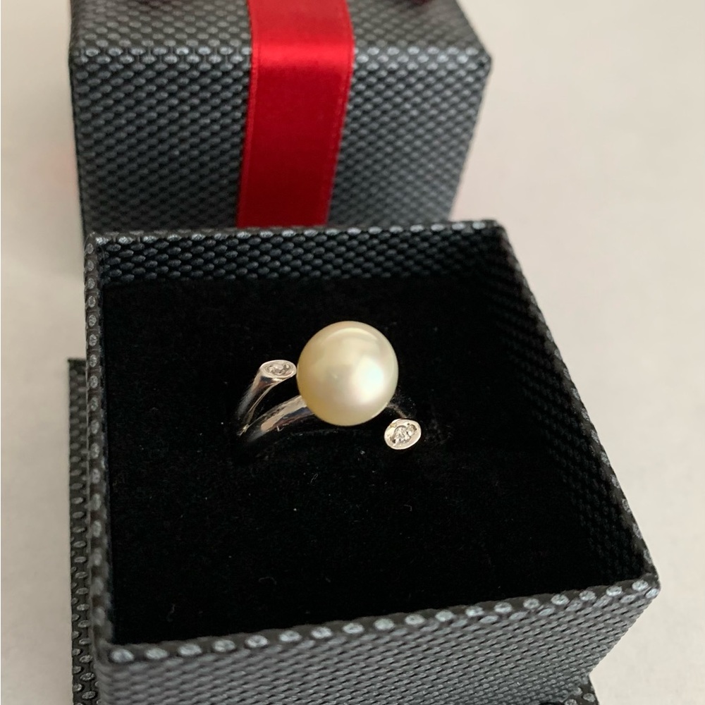 Akoya pearl silver ring